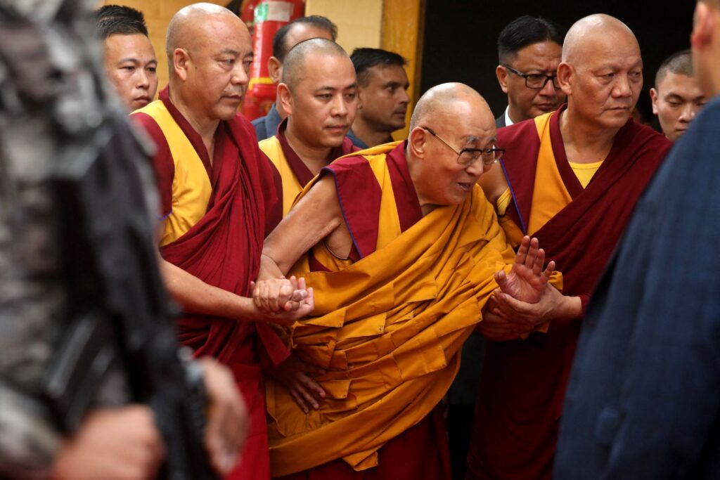 Tibet pilih kerajaan, undian dikecam China