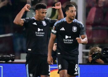 Ollie Watkins meledak dua gol ketika Aston Villa menumpaskan Bologna 3-1, semalam.- AFP