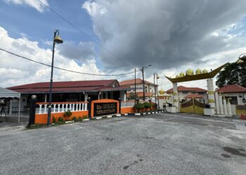 SITUASI terkini sekitar di hadapan Kediaman Rasmi dan Balai Undang Luak Sungei Ujong, Ampangan, Seremban.-UTUSAN/NOR SHAFIQAH MOHD. GHAZALI