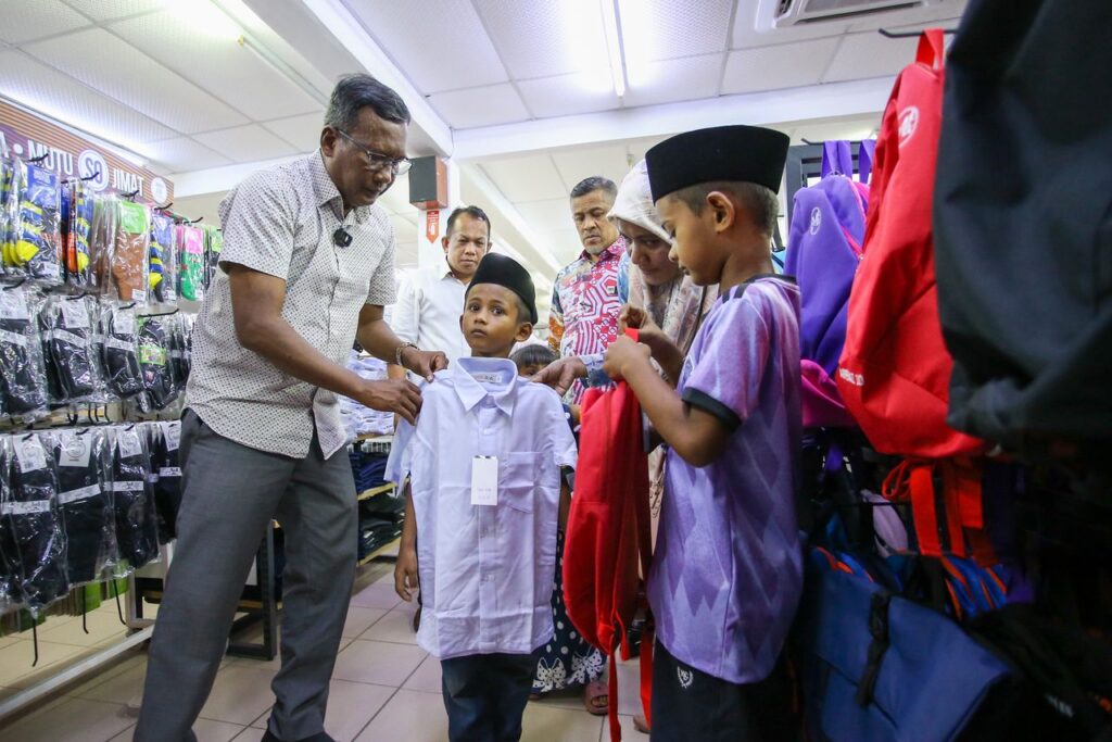 NGO bantu uruskan persekolahan dua beradik tercicir