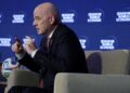 PRESIDEN FIFA, Gianni Infantino, berucap pada Sidang Kemuncak Ekonomi Dunia Semafor 2026 di Washington, DC-AFP