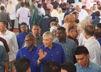 AHMAD Zahid Hamidi menghadiri Majlis Pecah Tanah Projek Pembangunan Industri - PERDA Halal Park (Fasa 2) di Mukim 12, Kubang Menerong, Tasek Gelugor, Pulau Pinang. UTUSAN/DANIAL SAAD