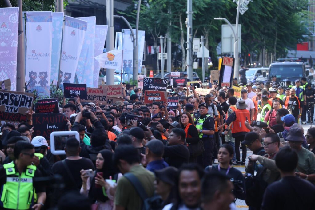 Isu rasuah adalah kepentingan rakyat bukan politik