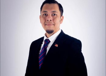 AHMAD FADHZIL MOHAMAD.-UTUSAN