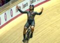 DATUK Azizulhasni Awang meraikan kejayaan selepas merangkul pingat emas dalam acara keirin lelaki akhir pada Kejohanan Trek Piala Dunia 2026 di Velodrom Nasional Nilai. -UTUSAN/ISKANDAR ISHAK