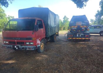 KPND menggagalkan kegiatan memindahkan minyak diesel secara tidak sah di kawasan lapang Kebun Tebu, Pekan Lama di Sungai Petani, Kedah, semalam.