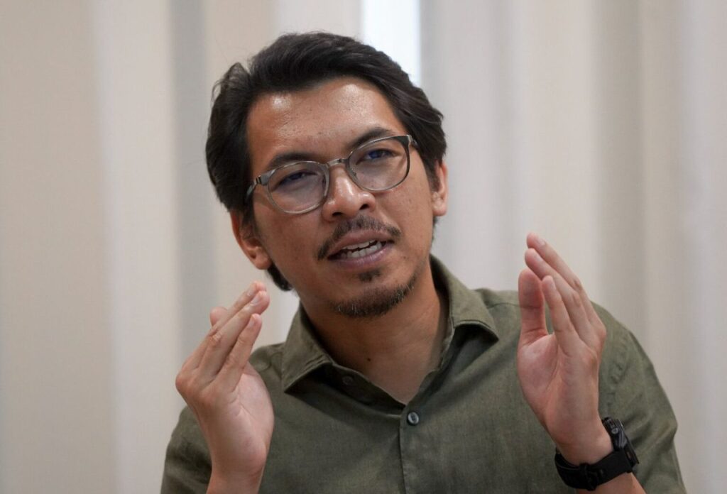 Proses ‘songsang’ bila Rafizi minta dipecat – AMK