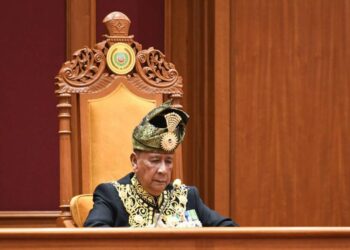 SULTAN Sallehuddin Sultan Badlishah ketika bertitah pada Istiadat Perasmian Persidangan DUN Kedah, Mesyuarat Pertama Penggal Keempat ke-15 di Alor Setar hari ini.