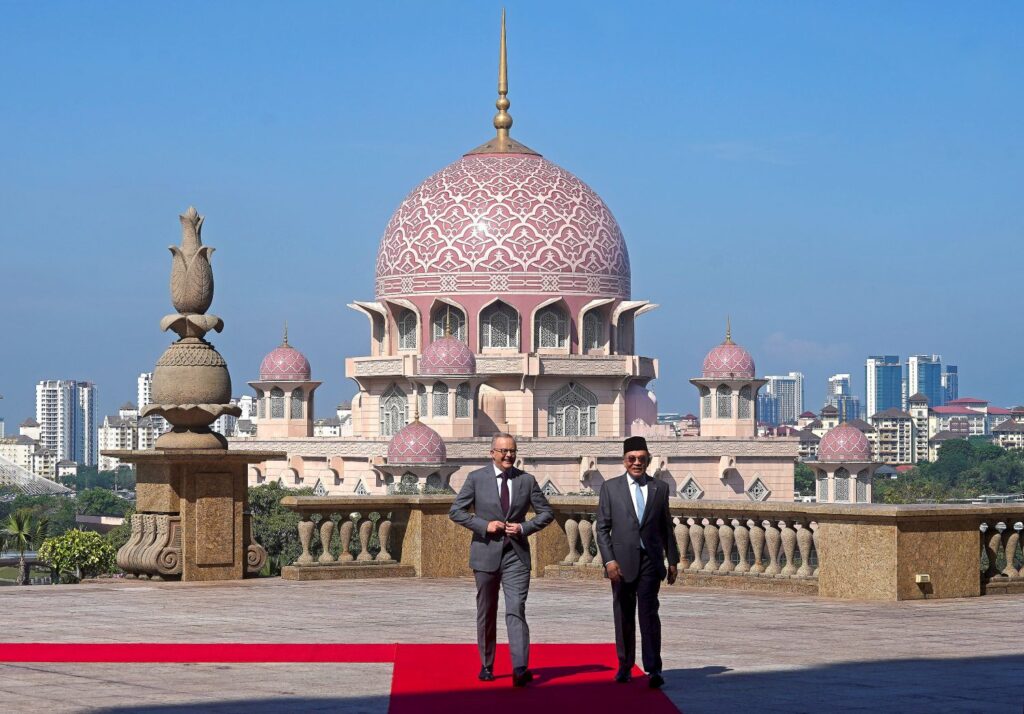 Malaysia bantu Australia