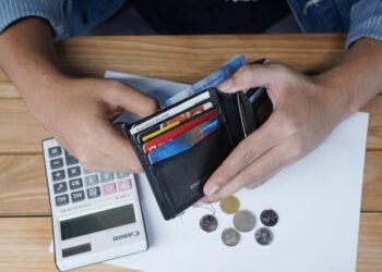 MAHASISWA perlu berjimat berdepan konflik Asia Barat.