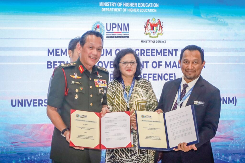 Tiga IPTA meterai MoU bangun dron, peluru berpandu