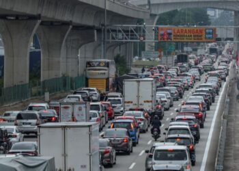 MUATAN berlebihan boleh menjejaskan kestabilan kenderaan, khususnya apabila memandu pada kelajuan tinggi atau ketika melalui selekoh.