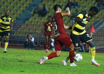 Liga Bolasepak Malaysia (MFL) perlu mengenakan syarat lebih ketat kepada pasukan yang ingin mengikat kontrak dengan pemain import.