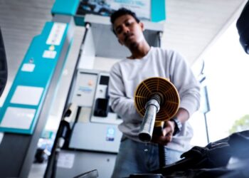 DAKWAAN mengenai kenaikan harga petrol atau perubahan dasar subsidi sering tular di media sosial tanpa pengesahan rasmi.