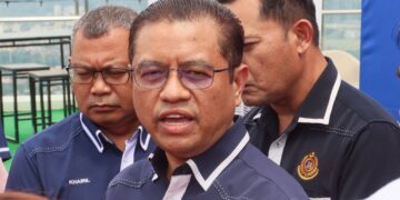 AEDY Fadly Ramli (tengah) ketika ditemui pemberita dalam sidang akhbar di George Town, Pulau Pinang, hari ini.-UTUSAN/DANIAL SAAD