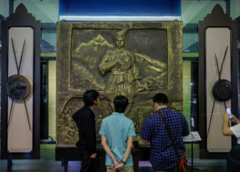 KOLEKSI artifak khususnya yang bersifat nadir dan sensitif dilindungi, didokumen secara sistematik dan diakses secara terkawal.