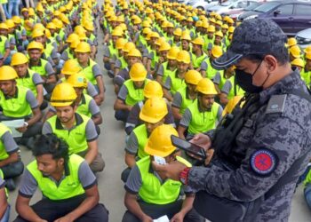 KEMASUKAN pekerja asing baharu berisiko menjejaskan usaha kerajaan untuk mengurangkan kebergantungan kepada kelompok ini kepada 10 peratus menjelang 2030 dan lima peratus pada 2035.