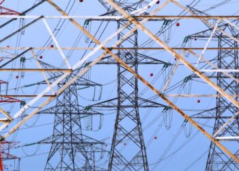 LAPORAN rasmi Suruhanjaya Tenaga menyatakan kira-kira separuh penjanaan elektrik Malaysia bergantung kepada bahan api import, khususnya arang batu dan gas.