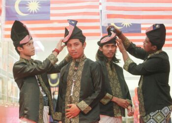 BUDI pekerti Melayu lahir daripada gabungan akal, jiwa dan syarak yang berteraskan Islam.