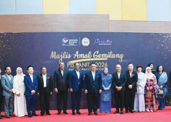 TUANKU Syed Faizuddin Putra Jamalullail berkenan bergambar bersama para penyumbang  bersempena Majlis Amal Gemilang PISKANITA 2026 di Dewan Ilmu, kampus Alam, Unimap, Pauh Putra, Arau, Perlis kelmarin.
