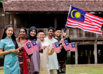 PERPADUAN menjadi benteng utama dalam menghadapi cabaran global.