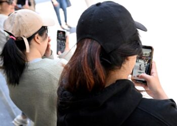 LEBIH 88 peratus pengguna internet di Malaysia bergantung media sosial sebagai sumber maklumat harian, sekali gus membuka ruang luas manipulasi maklumat.