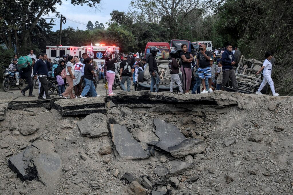 Pengganas bom lebuh raya Colombia