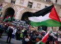 ORANG ramai menyertai protes pro-Palestin di luar Pejabat Kementerian Luar di tengah London.-AFP