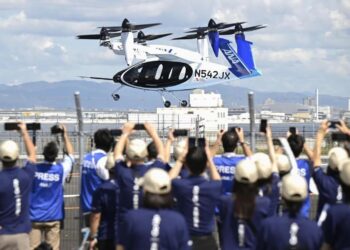 DEMONSTRASI penerbangan kereta terbang yang dibangunkan oleh Joby Aviation di Pameran Dunia di Osaka, pada 30 September 2025.- AGENSI