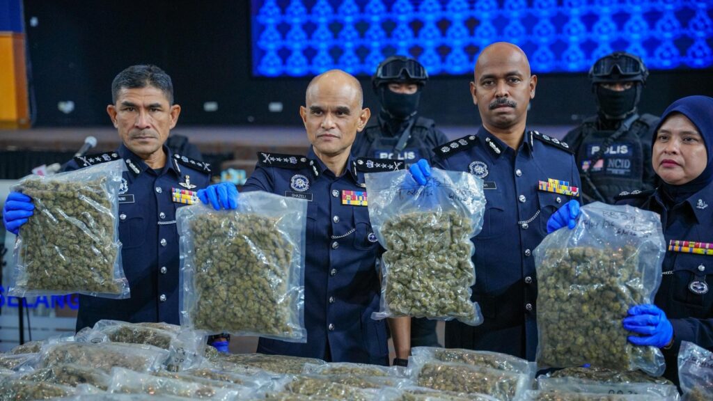 82kg syabu, bunga ganja bernilai RM5 juta dirampas di KLIA