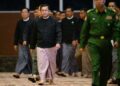 AUNG Hlaing (tengah) dipilih ahli-ahli Parlimen menjadi presiden Myanmar. - AFP