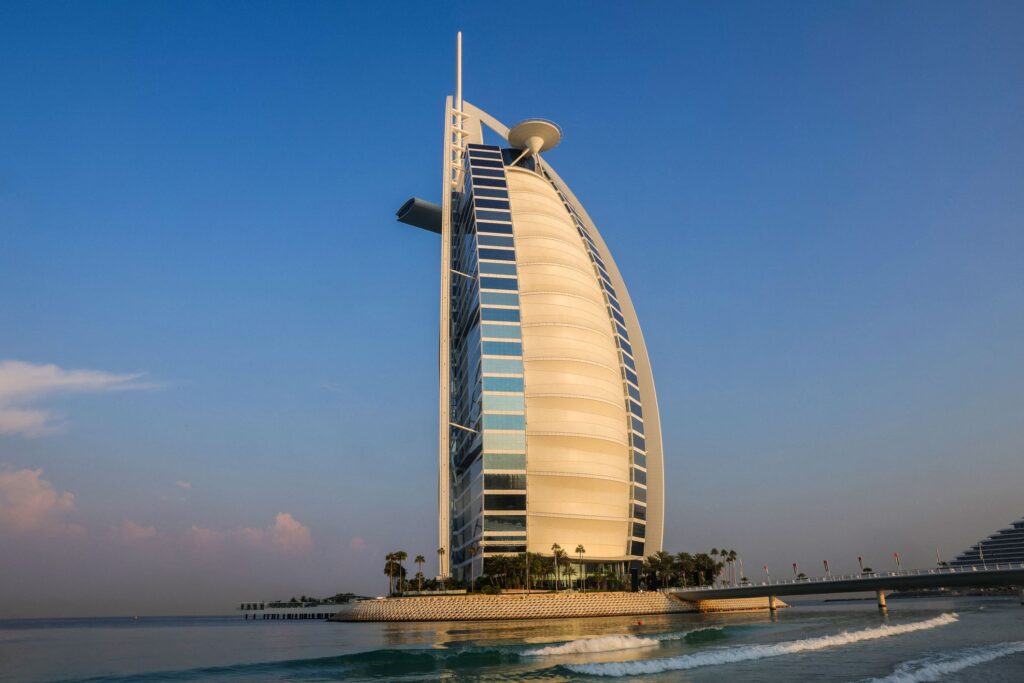 Hotel Burj Al Arab ditutup ketika perang Iran meletus