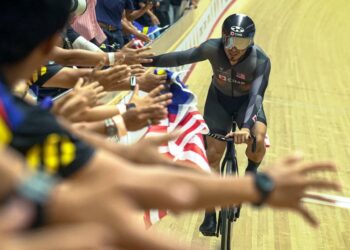 PELUMBA trek lelaki Malaysia, Mohd Azizulhasni Awang meraikan pelbagai kejayaan tahun ini.-UTUSAN/ISKANDAR ISHAK