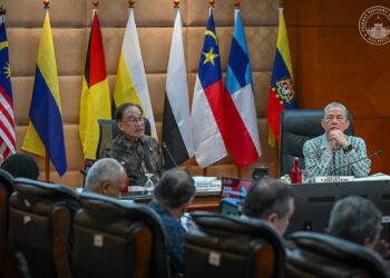 ANWAR Ibrahim mempengerusikan Mesyuarat Majlis Perancang Fizikal Negara ke-50 di Putrajaya.-FB ANWAR IBRAHIM