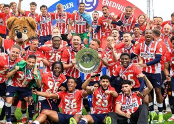 PSV muncul juara Liga Eredivisie Belanda musim ini.