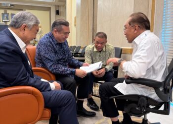 FACEBOOK FAHMI FADZIL