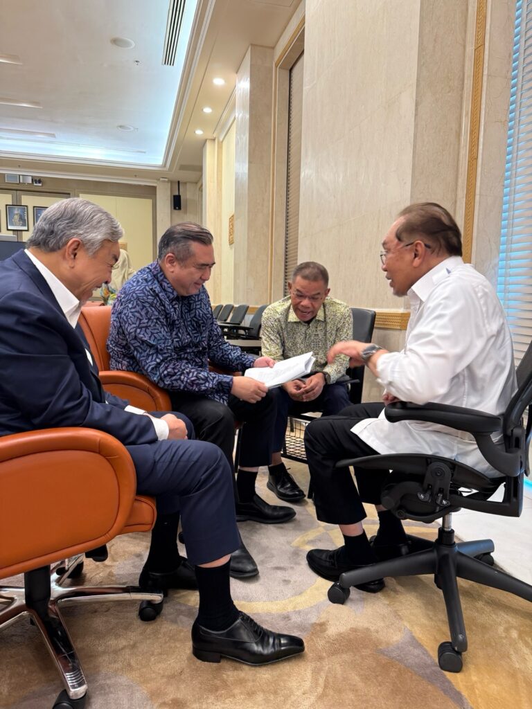 Krisis politik Negeri Sembilan, PM bertemu pemimpin Kerajaan Perpaduan