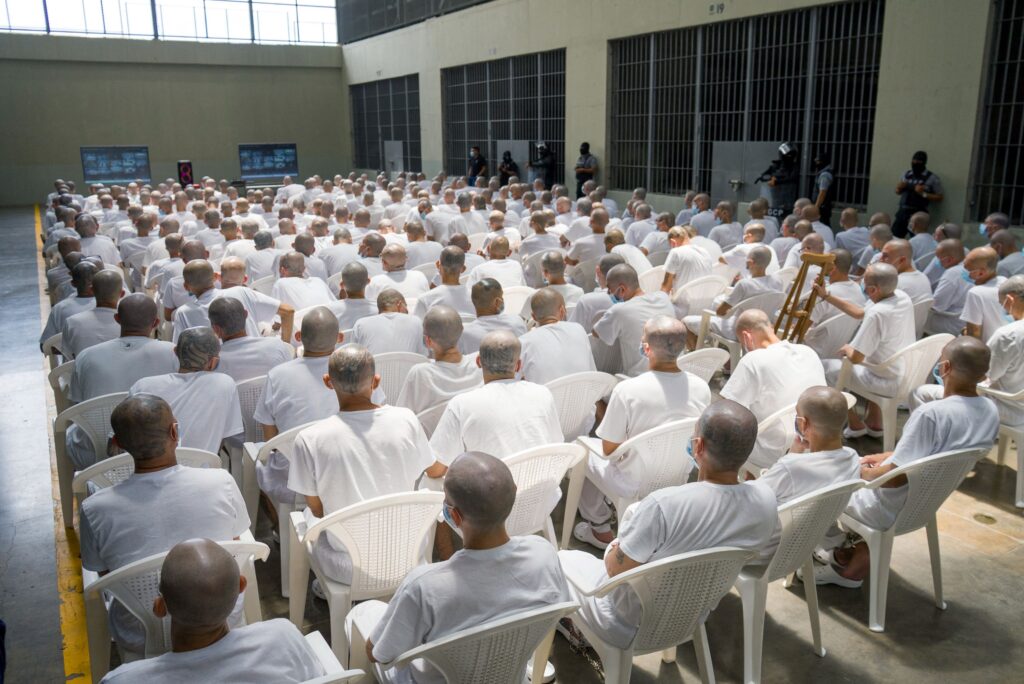 490 ahli geng kongsi gelap didakwa