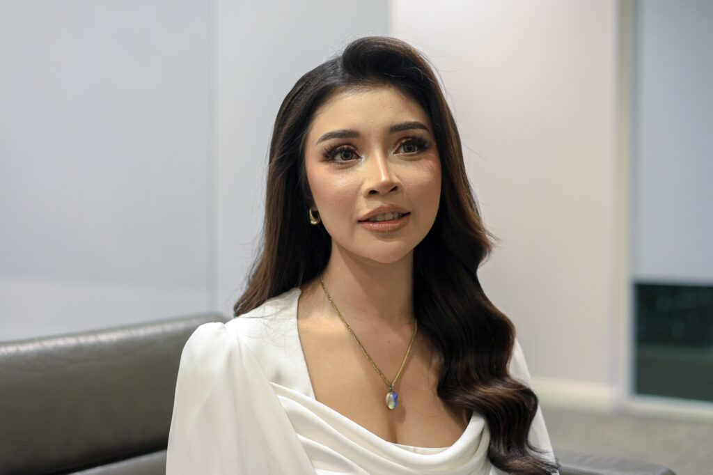 Pakai baju putih tidak semestinya berkahwin- Scha Elinnea