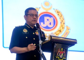 AEDY Fadly Ramli ketika berucap pada Majlis Perhimpunan Setia JPJ Bulan Mac 2026 di Putrajaya, semalam-UTUSAN/FAISOL MUSTAFA