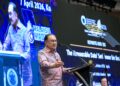 ANWAR Ibrahim berucap pada Dialog Kuala Lumpur-Ankara di Grand Hyatt di sini hari ini. UTUSAN/FARIZ RUSADIO