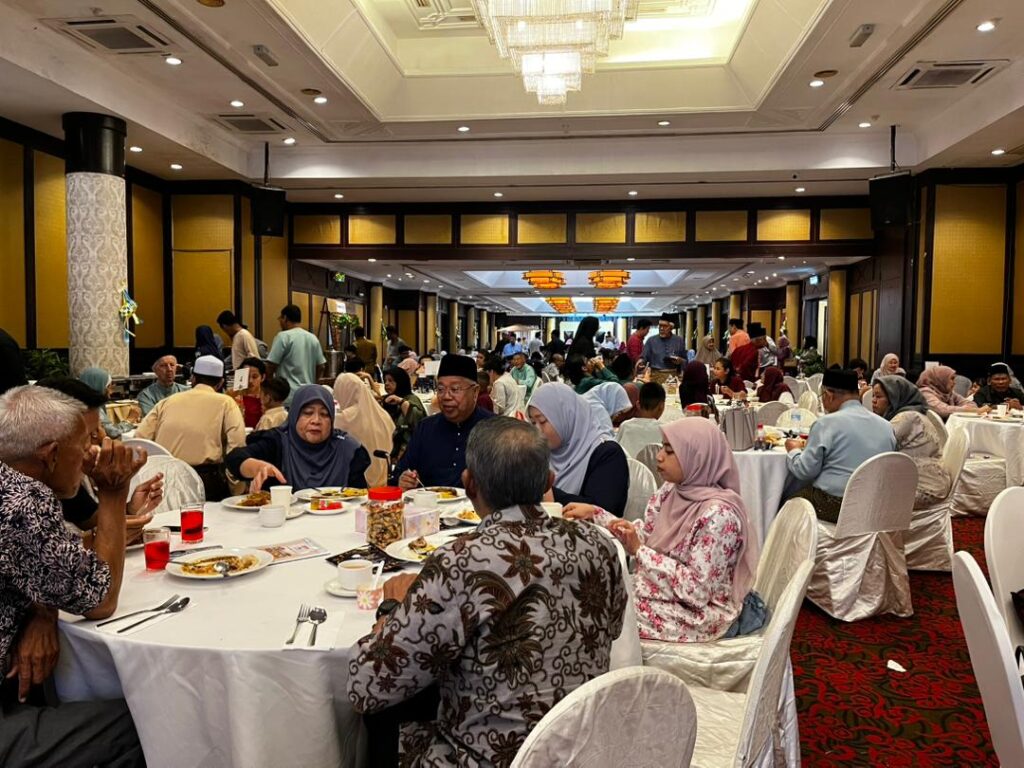 Aidilfitri AsSaadi satukan generasi serumpun