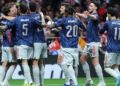 Pemain Arsenal meraikan jaringan gol Viktor Gyokeres dalam aksi separuh akhir pertama menentang Atletico Madrid di Stadium Metropolitano, Madrid, semalam. - AFP