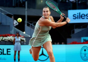 Aryna Sabalenka mara ke pusingan 16 terbaik dengan kemenangan bergaya 6-1, 6-4 ke atas Jaqueline Cristian di Terbuka Madrid, semalam. - AFP