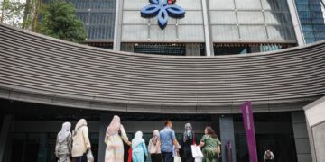 BANK-BANK di negara ini menawarkan bantuan kewangan bagi perniagaan yang berdepan masalah kewangan berikutan konflik di Asia Barat.