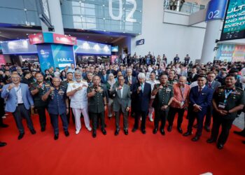 Mohamed Khaled Nordin pada Majlis Penutup Pameran Perkhidmatan Pertahanan Asia (DSA) dan Pameran Keselamatan Kebangsaan (NATSEC) Asia 2026 di Pusat Pameran dan Perdagangan Antarabangsa Malaysia (MITEC), semalam. – Utusan/ SHIDDIEQIIN ZON