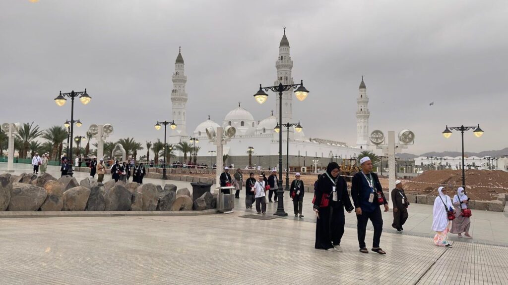 Pergi haji bukan untuk melancong