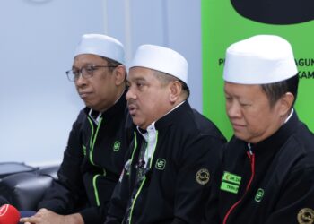 MOHD. Hisham Harun (tengah) dalam sidang akhbar mingguan operasi haji 2026 di Pejabat Operasi Tabung Haji, Mekah, semalam