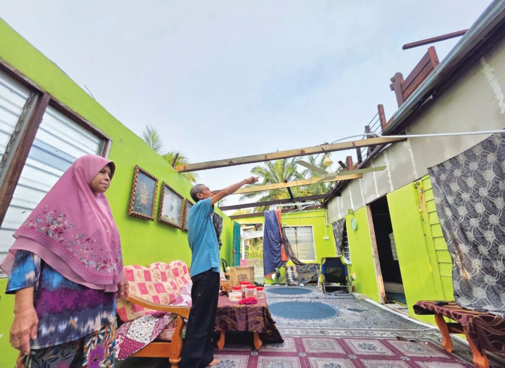 ‘Ribut terlalu kuat, saya hanya mampu laungkan azan’