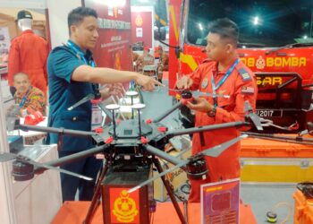 Dron Matrice 210 RTK dan Matrice 600 yang digunakan Jabatan Bomba dan Penyelamat Malaysia (JBPM) dalam tugas mencari dan menyelamat (SAR) di MITEC, Kuala Lumpur semalam.